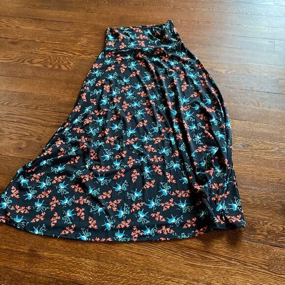 Lularoe Skirt SIZE S - Picture 1 of 3